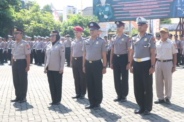 Kado Hari Bhayangkara Ke-79, 129 Anggota Polresta Sidoarjo Dapatkan Kenaikan Pangkat