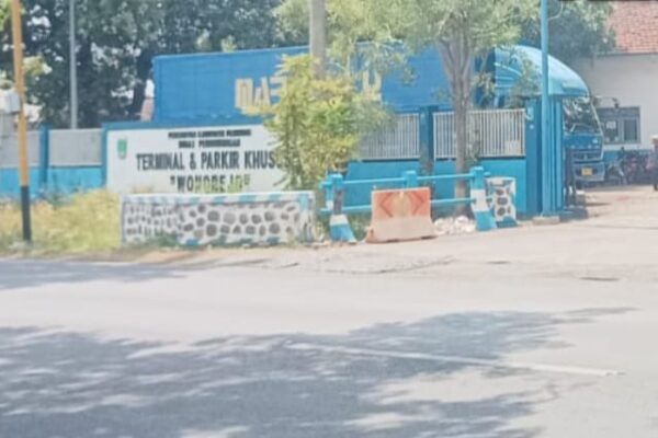 Keluhan Para Pemilik Warung Dan Sopir Ekspedisi Terminal Cargo, Atas Tindakan Oknum Preman Yang Lakukan Pungli