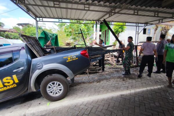 Polsek Rembang Gelar Baksos Peduli Pasca Kebakaran di Desa Pandean