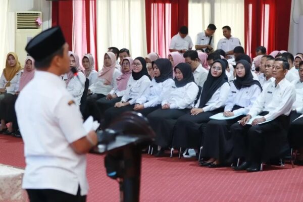 PPPK dan PPPK Paruh Waktu Kota Pasuruan Keluhkan Belum Bisa Kenakan Seragam Dinas Kheki