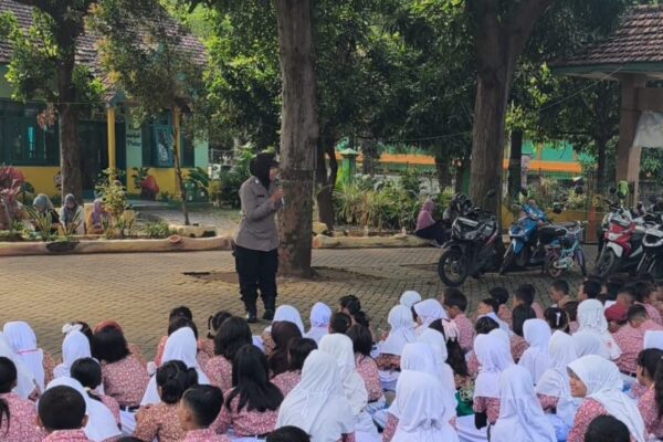 Polsek Beji Gelar Penyuluhan Antibullying dan Keselamatan Berlalu Lintas di SDN Sidowayah 1