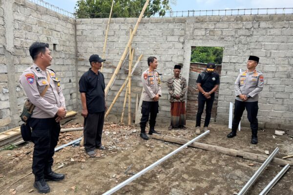 Polri Peduli : Polres Kediri Salurkan Bantuan untuk Pembangunan Masjid
